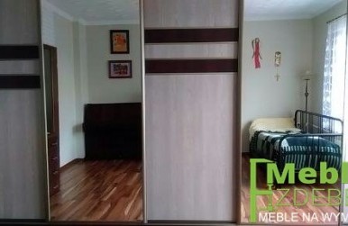 Szafa wolno-stojąca